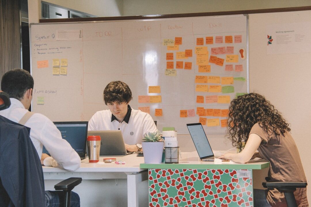 agile business team adapting to change